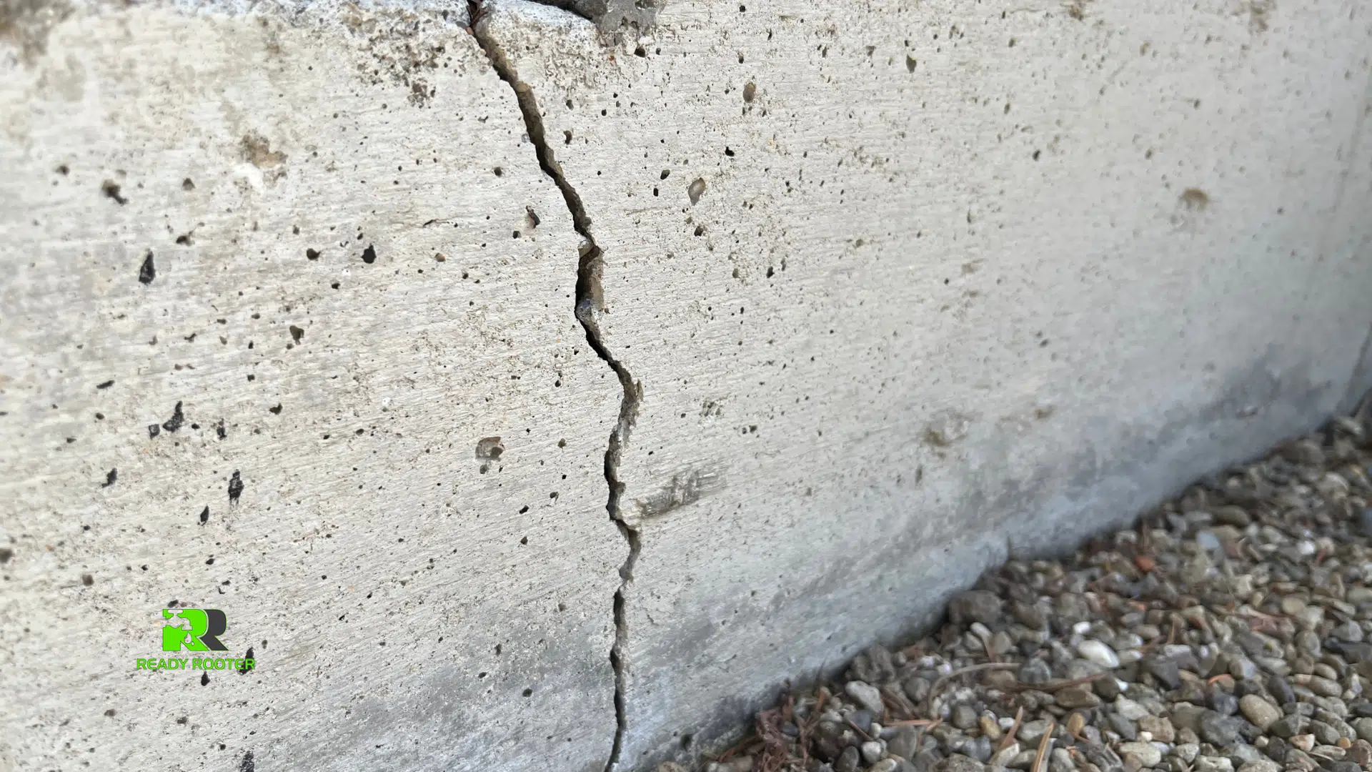 A leak in foundation isn’t just an inconvenience—it’s urgent. Here in Arizona’s West Valley, monsoon season from July through September can dump 2-3 inches of rain in a single storm,